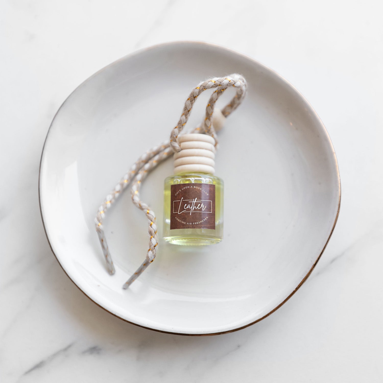 🏰 Modern Tudor Mystery Air Freshener – Elegant & Refreshing